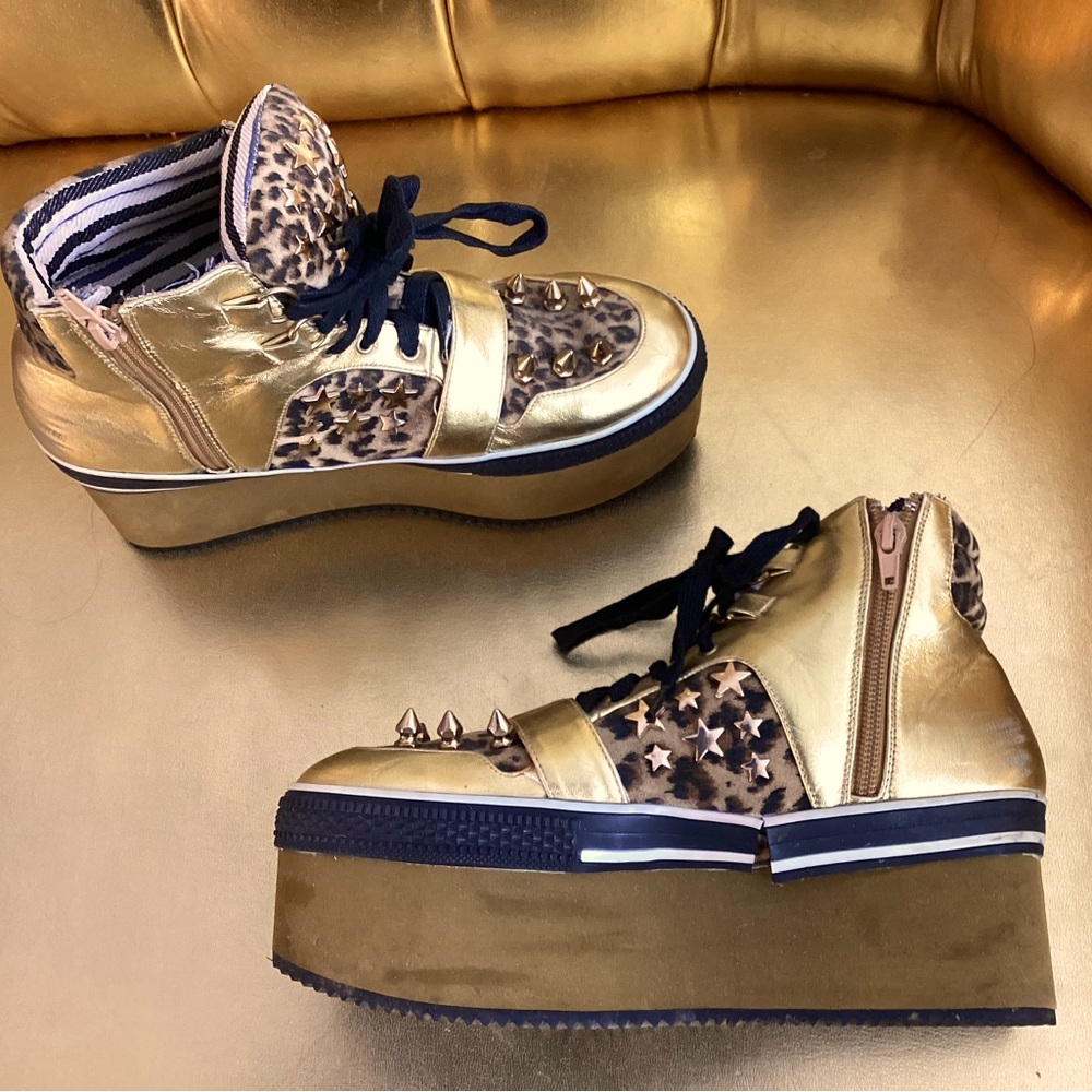 Dolls kill size 8.8 or 9 platform cheetah star rave shoes